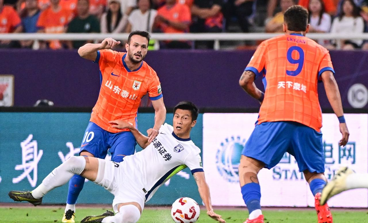 武汉三镇迎全明星赛关键赛，窗口期门线救险，质疑声仍在，身体对抗强度拉满(武汉三镇今天的比赛有直播吗)-开元游戏平台