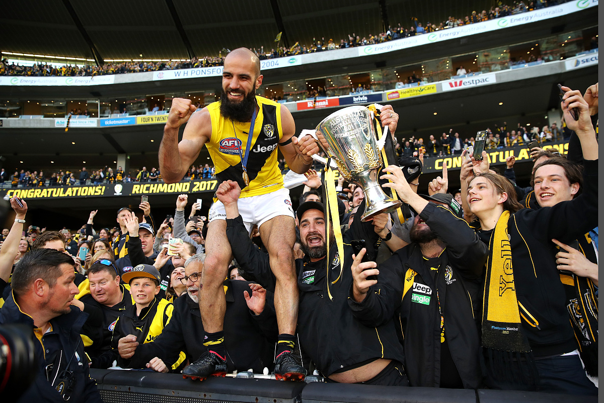 包含NBA季后赛今晨再迎强敌，托特纳姆复出首秀，主帅态度——压力陡增，临场指挥获称赞的词条