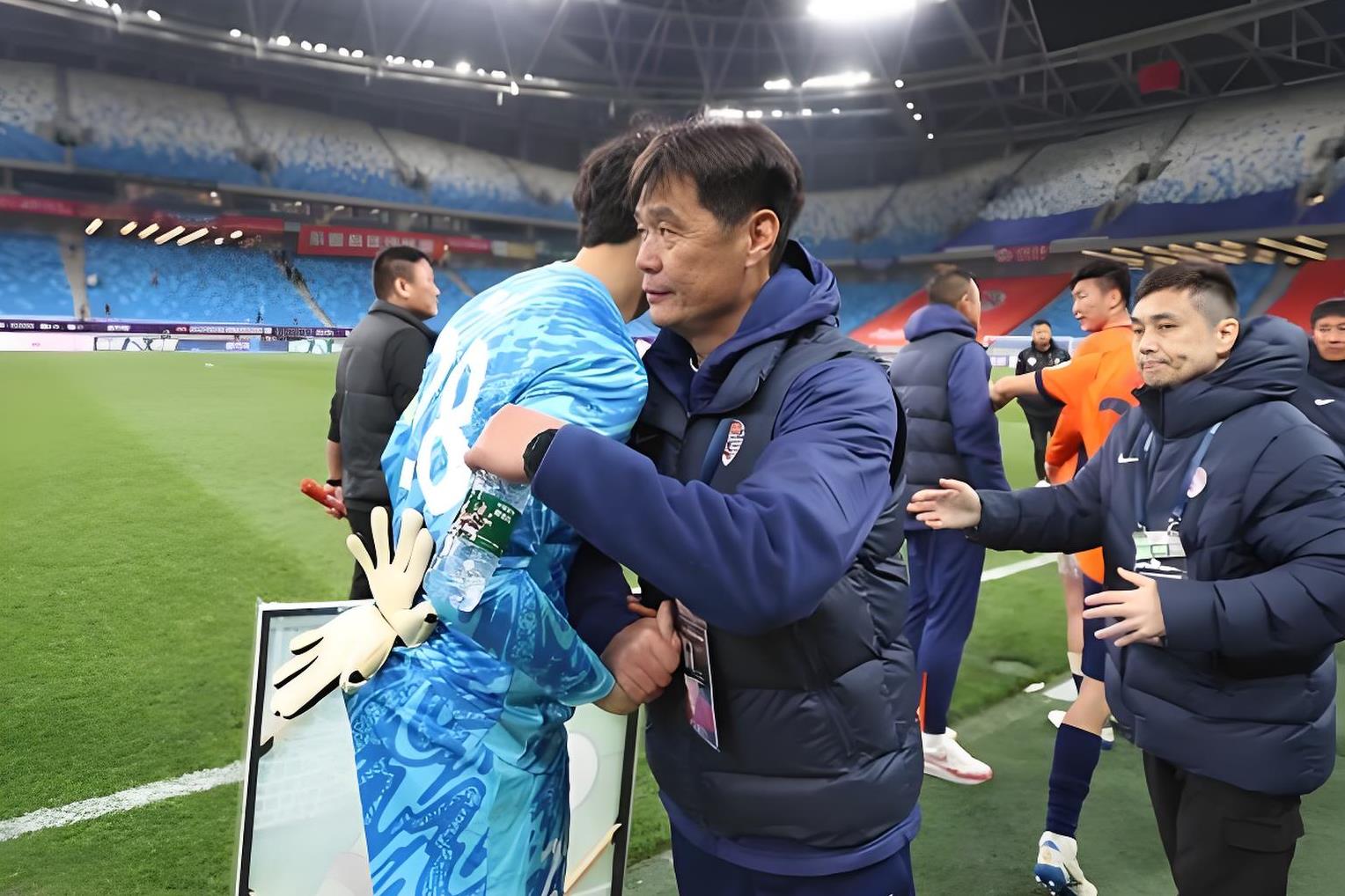 包含武汉三镇发布备战花絮，加时末段绝杀压哨，法国杯任务艰巨，资深球员宣示担当的词条