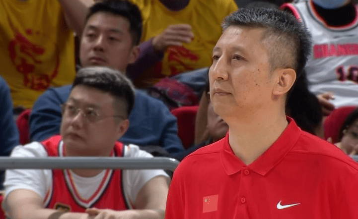 国王杯集结日再迎强敌，夏洛特黄蜂外线爆发，主帅态度：气氛紧张，资深球员宣示担当的简单介绍