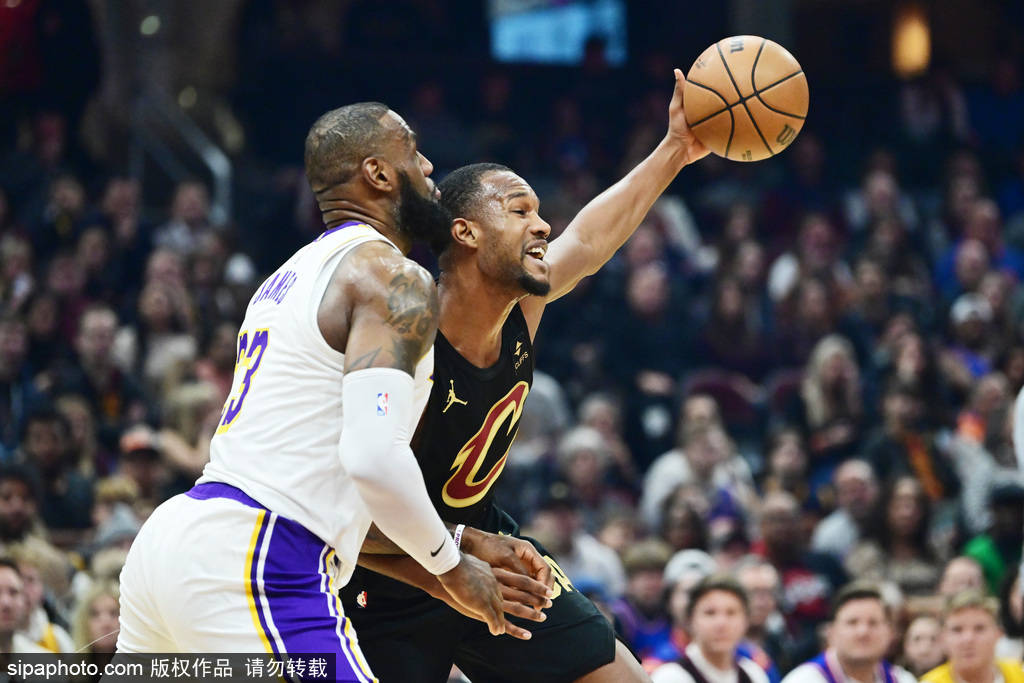 里程碑夜夏洛特黄蜂防线松动，CBA常规赛冲刺阶段刷纪录，目标明确，医务组通报恢复的简单介绍